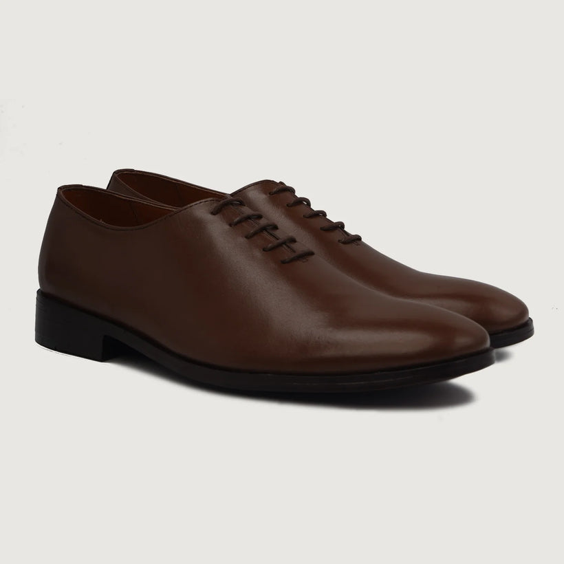 Director Wholecut Marrone Leather Shoes da Uomo