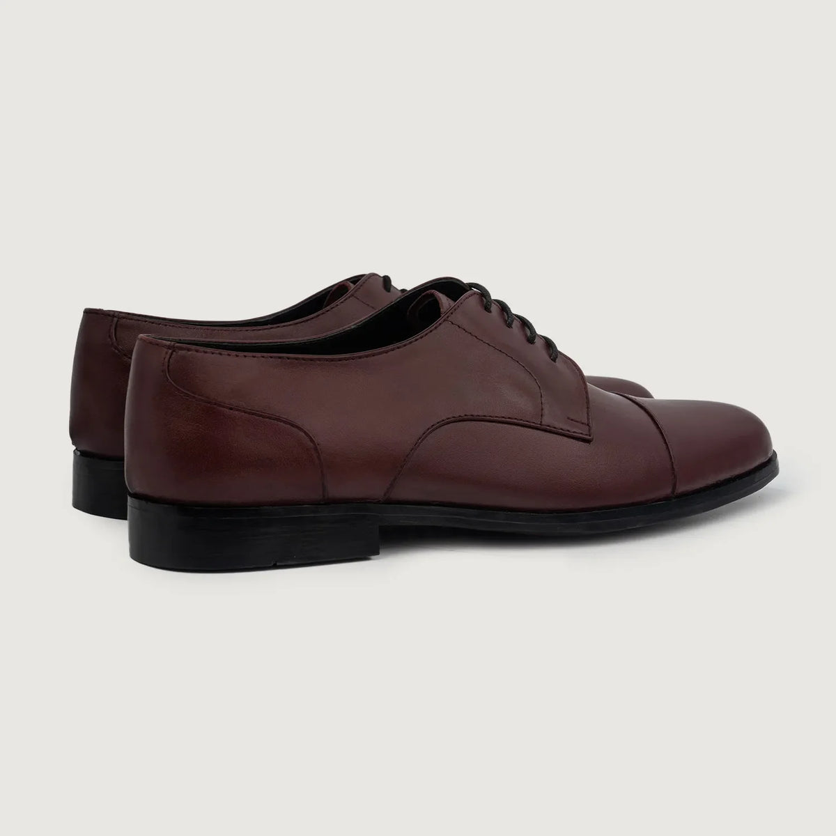 High-Traction Rubber Outsole & Lug Tread Pattern on Attorney Derby Marrone Rossiccio Scarpe in pelle da Uomo For Men