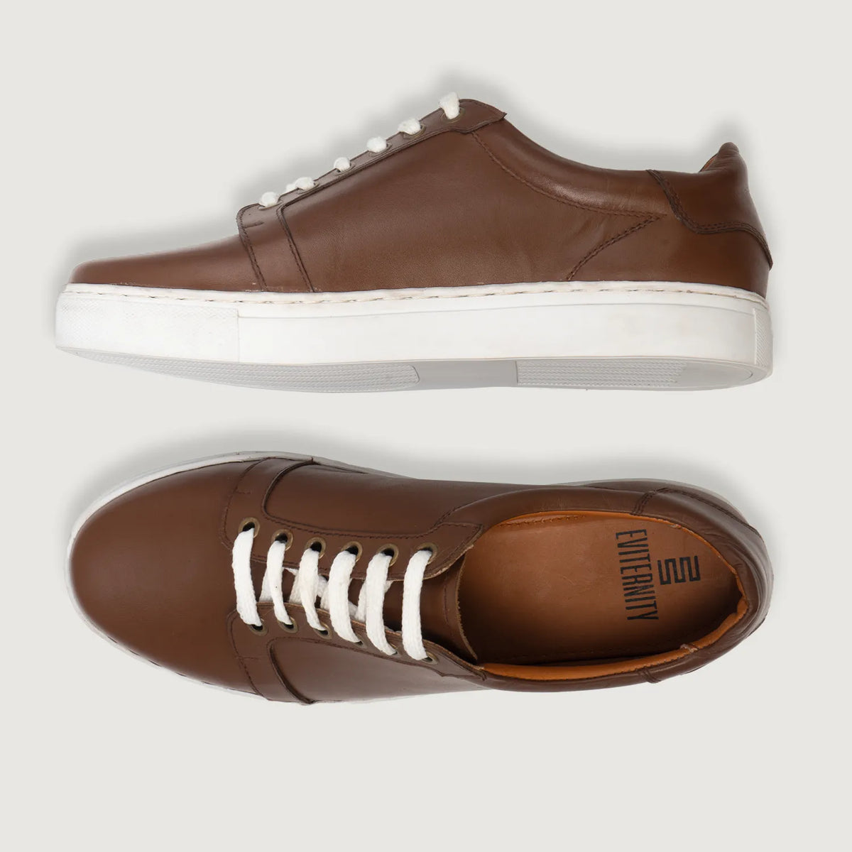High-Traction Rubber Outsole & Lug Tread Pattern on Carter Runn Marrone Sneakers in pelle da Uomo For Men