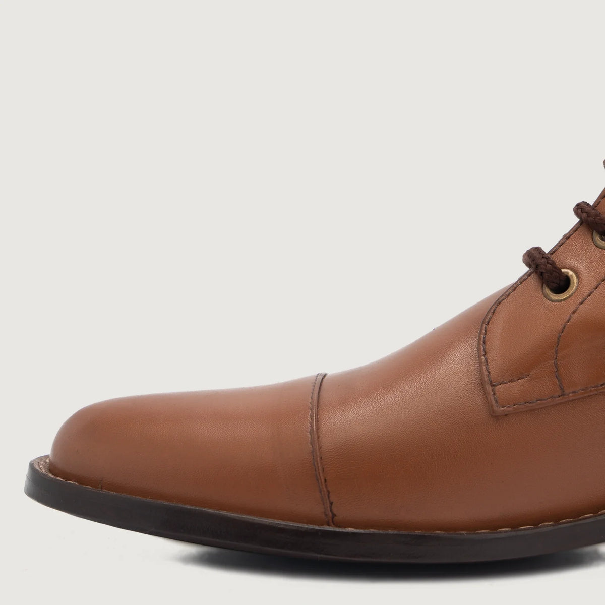 High-Traction Rubber Outsole & Lug Tread Pattern on Knight Derby Cuoio Stivali in pelle da Uomo For Men
