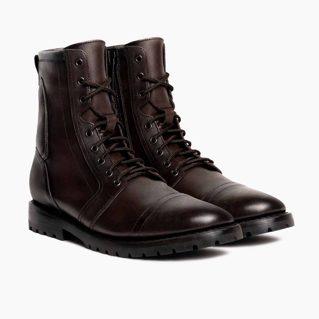 Casa Moto Vecchio Inglese Stivali in pelle da Uomo in Classic Full-Grain Leather - Vista frontale e silhouette sartoriale | Acquista online