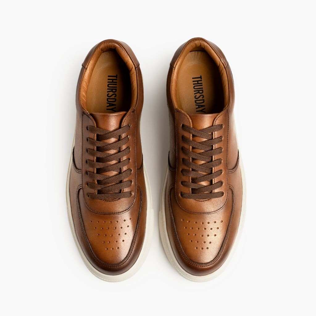 Authentic Full-Grain Leather Grain Depth & Pull-Up Patina Texture Detail