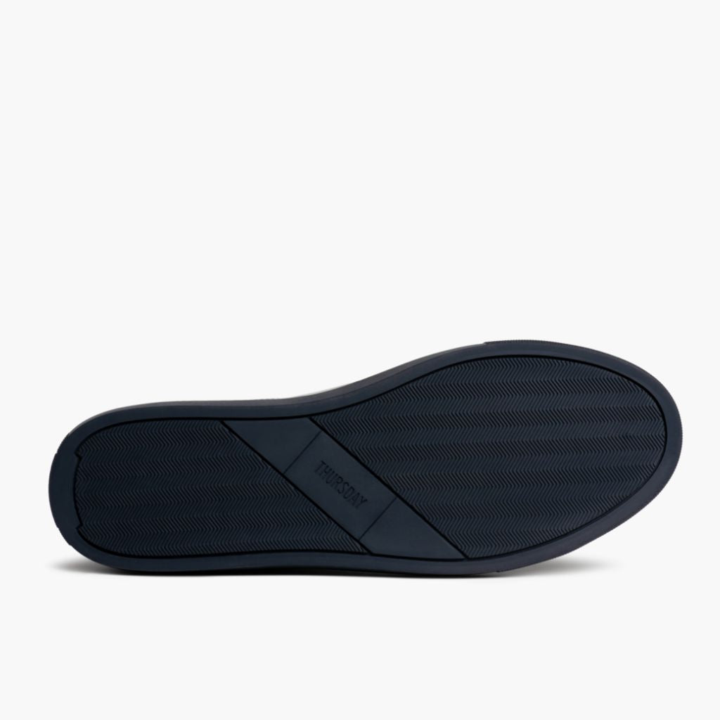High-Traction Rubber Outsole & Lug Tread Pattern on Encore Navy Sneakers in pelle da Uomo