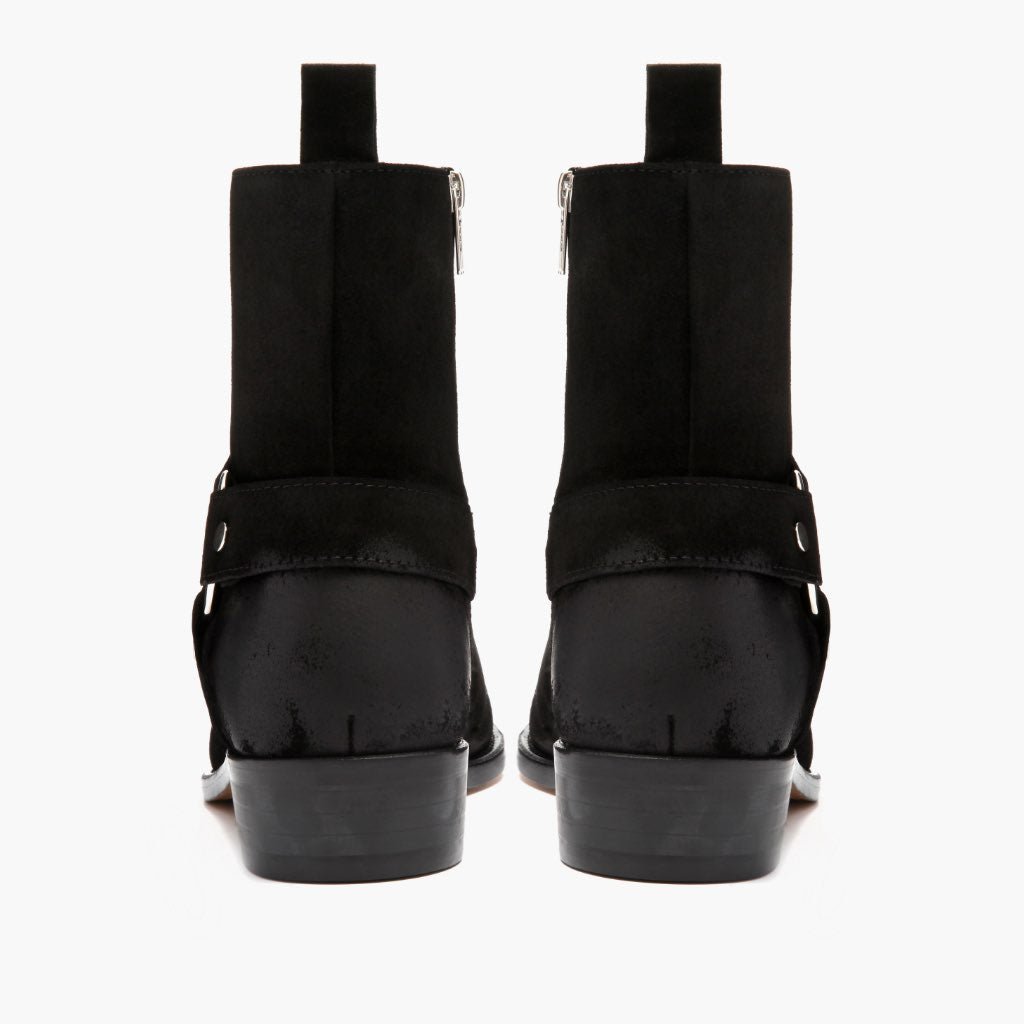 High-Traction Rubber Outsole & Lug Tread Pattern on Harness Nero Suede Stivali in pelle da Uomo