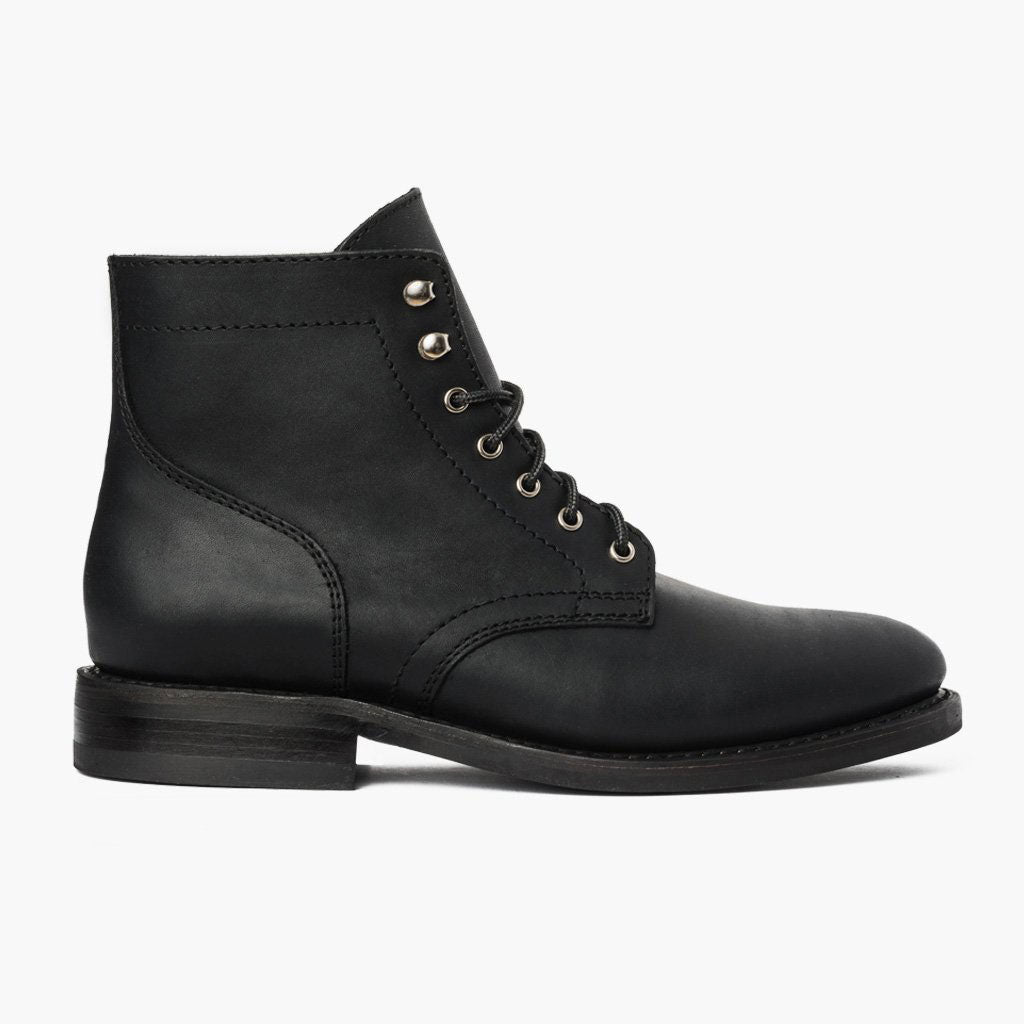 Black Full-Grain leather Boots - Costruzione Goodyear a guardolo & dettaglio puntale