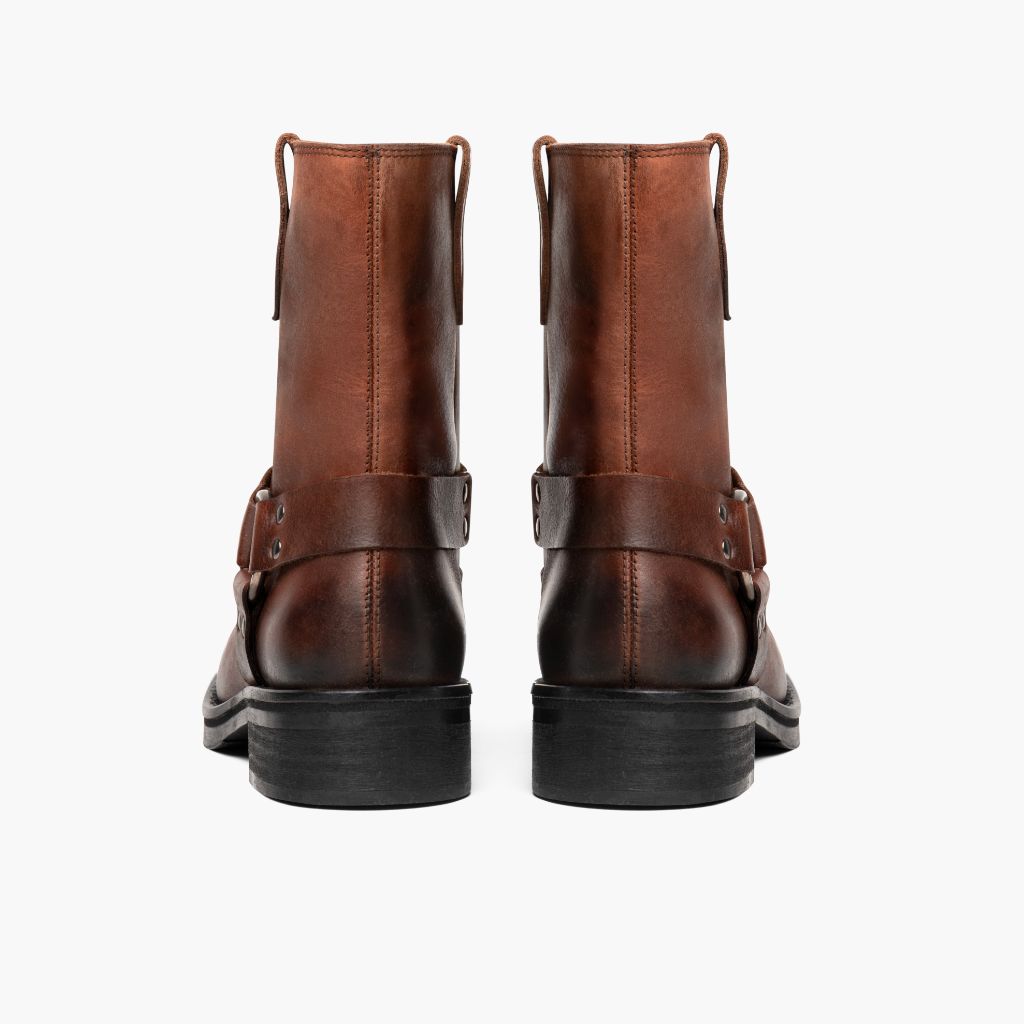 High-Traction Rubber Outsole & Lug Tread Pattern on Outlaw Rust Marrone Stivali in pelle da Donna