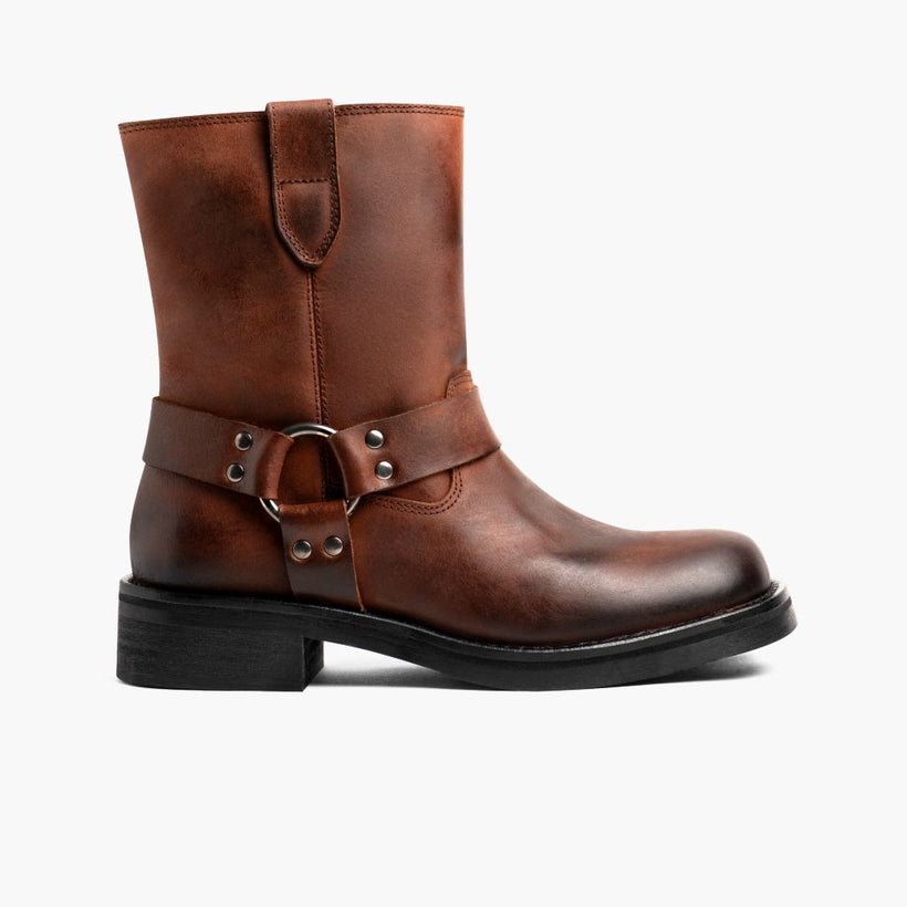 Women's Outlaw Rust Brown Leather Boots in Brown Full-Grain Leather - Lateral Side Profile View | Buy Online