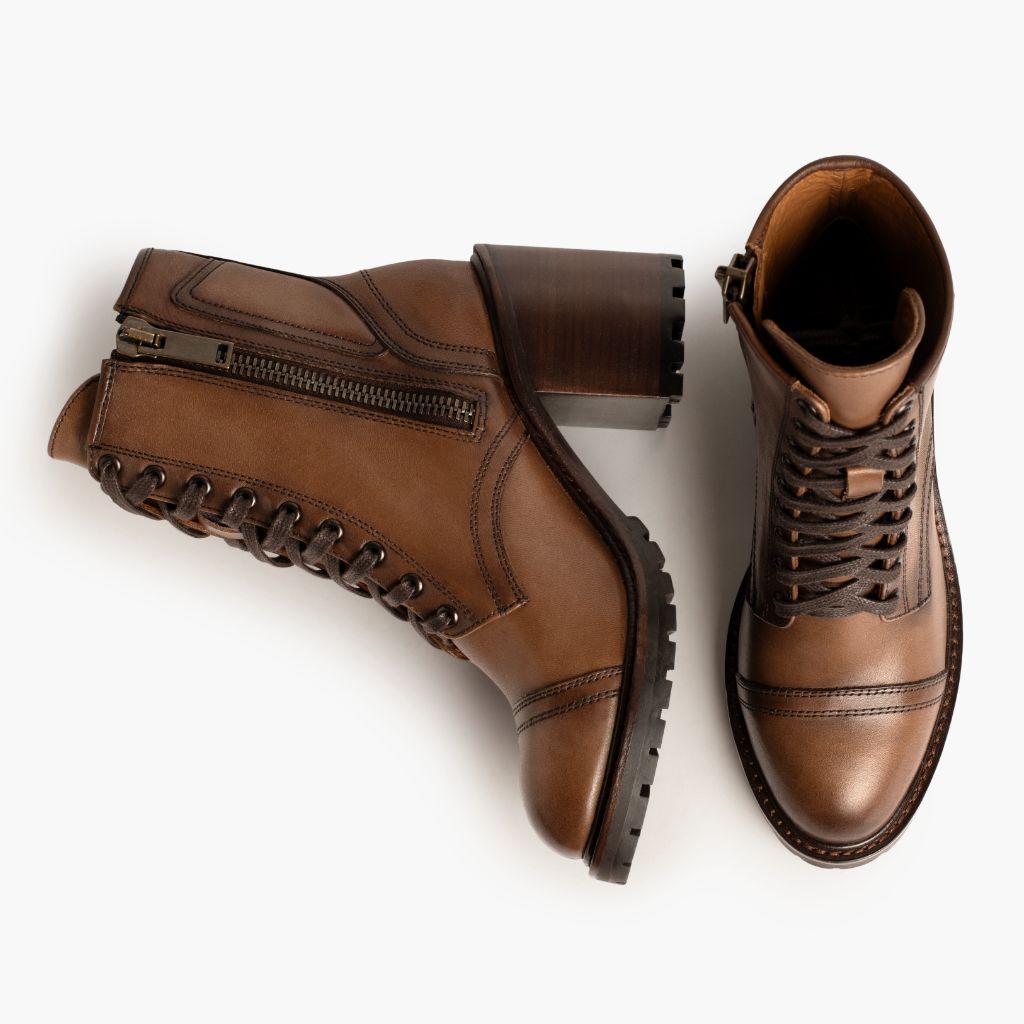 High-Traction Rubber Outsole & Lug Tread Pattern on Rebel Grano Ambrato Stivali in pelle da Donna