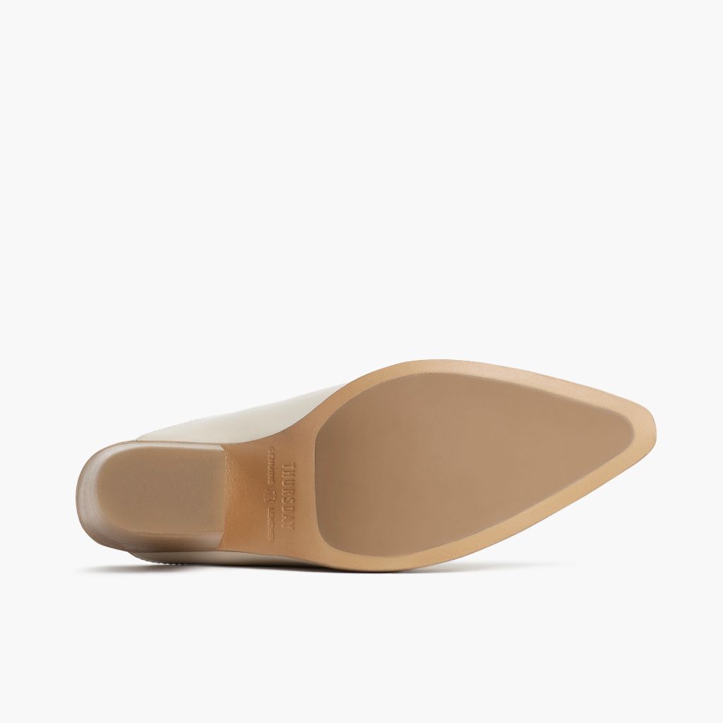 High-Traction Rubber Outsole & Lug Tread Pattern on Summer Ivory Stivali in pelle da Donna