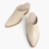 Authentic Full-Grain Leather Grain Depth & Pull-Up Patina Texture Detail