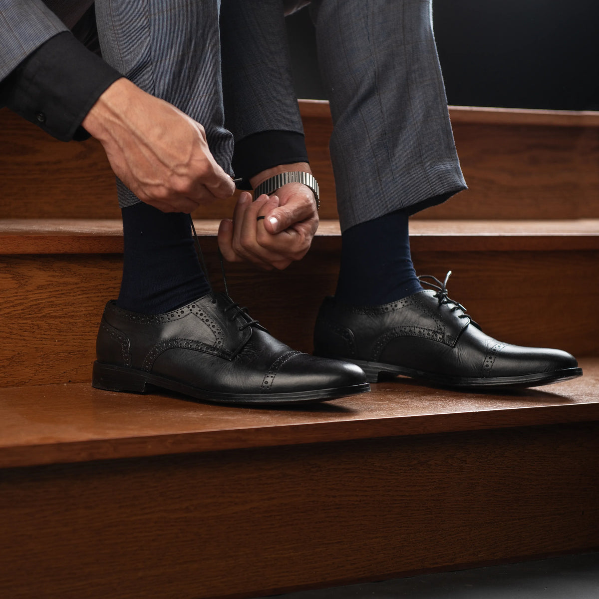Orlaven Dirk Brogues Scarpe Derby in pelle nera da Uomo footwear image 10