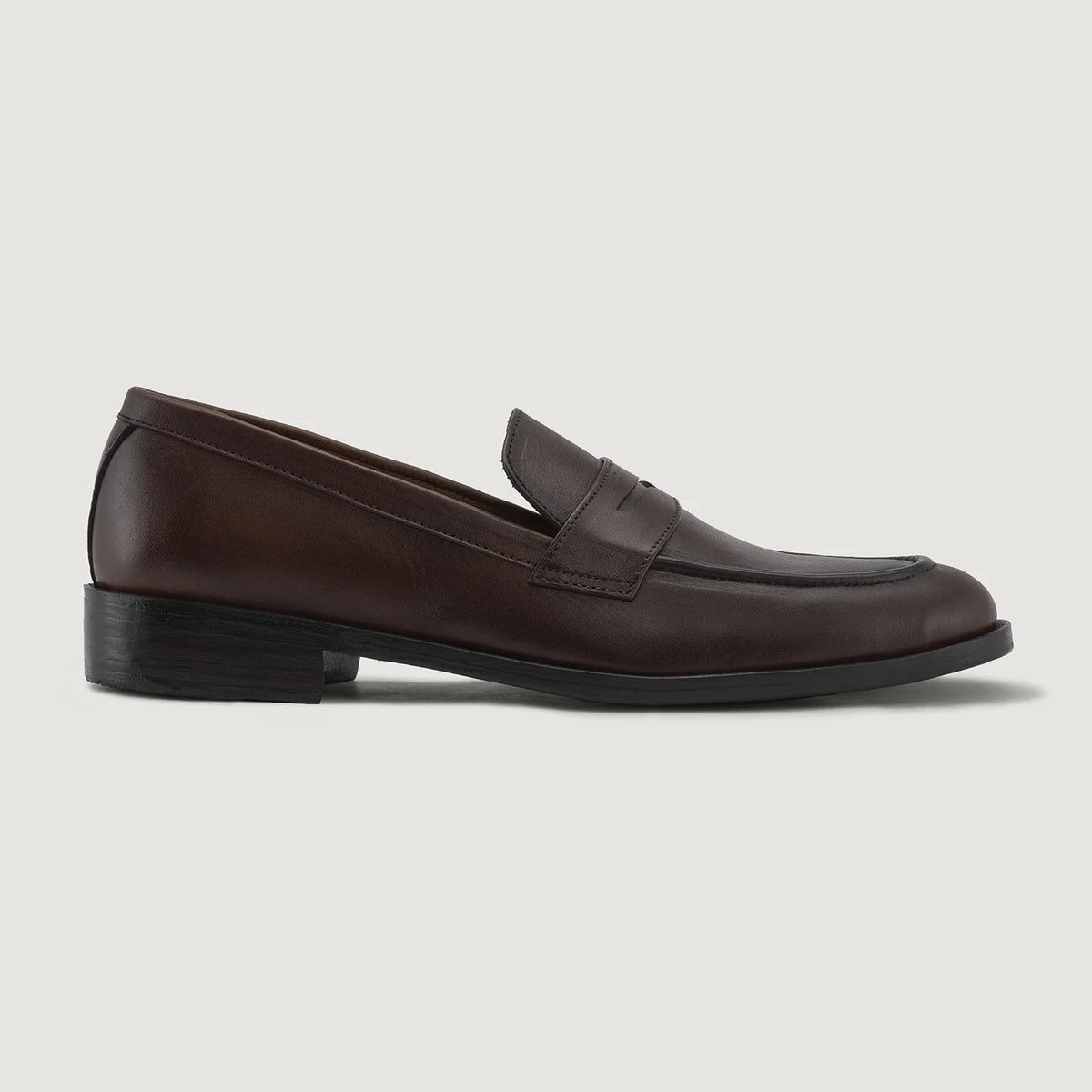 Burnished Brown Full-Grain leather Loafers - Costruzione Goodyear a guardolo & dettaglio puntale