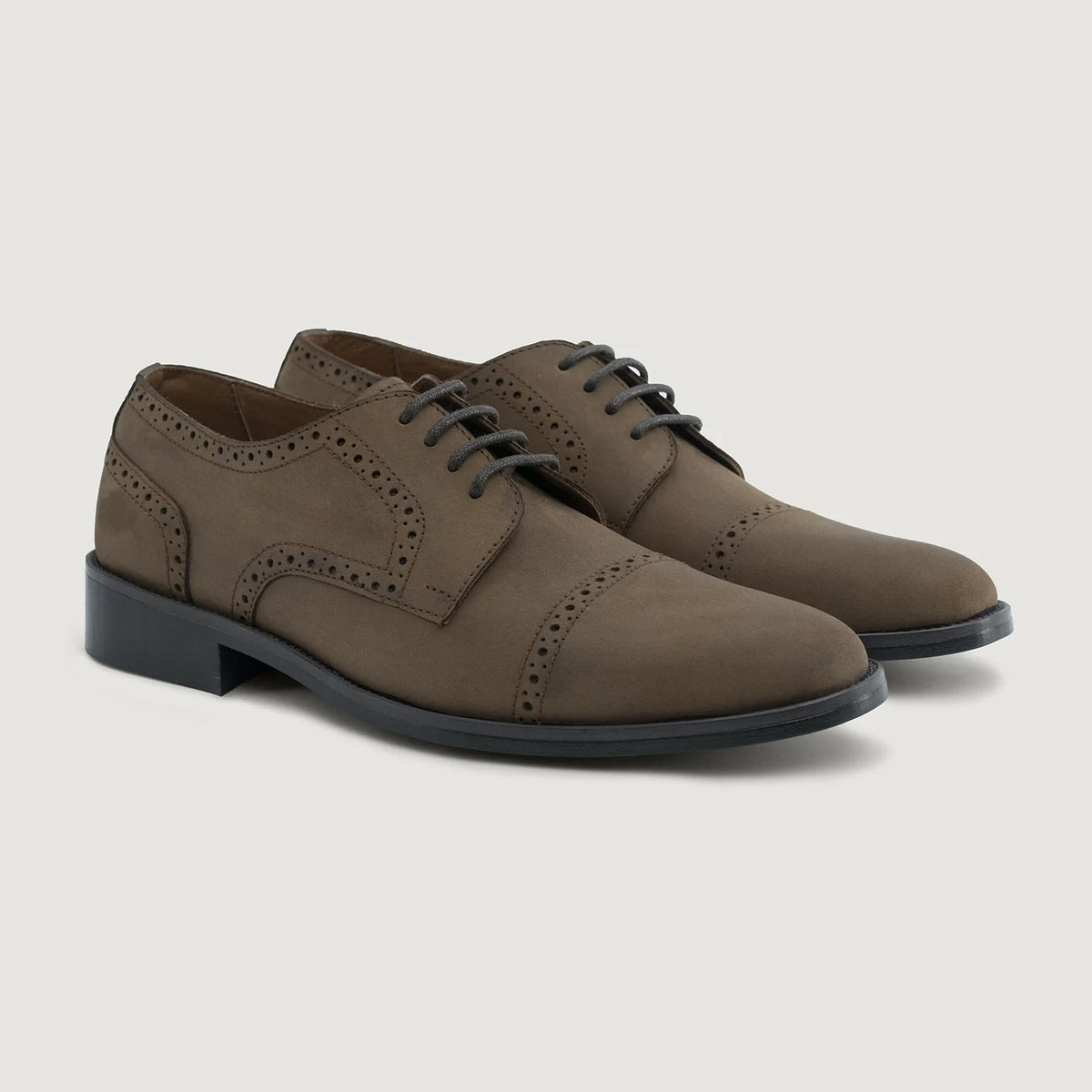 Dirk Brogues Derby Brown Oil Pullup Leather Shoes StudGuard For Men in Brown Full-Grain Leather - Vista laterale | Acquista online