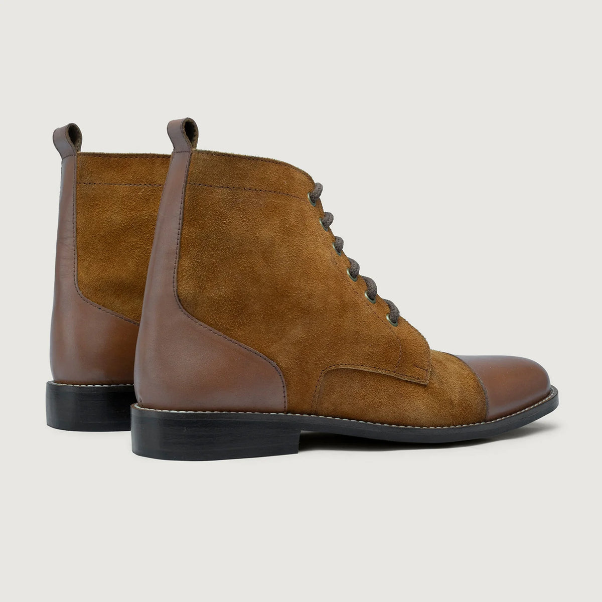 Knight Derby Cuoio & Marrone Stivali in pelle - StudGuard da Uomo - Contrafforte tallone rinforzato & doppie cuciture di precisione