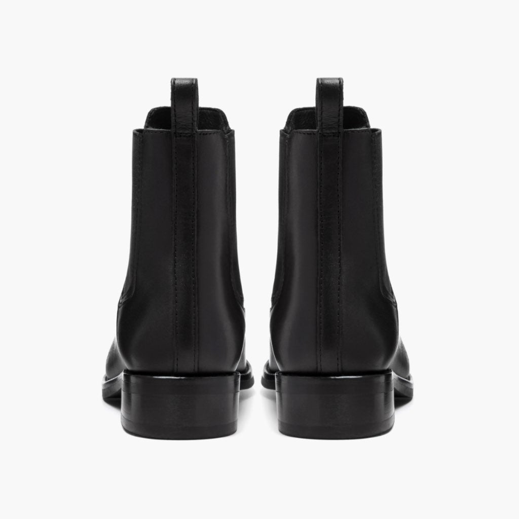 High-Traction Rubber Outsole & Lug Tread Pattern on Duchess Nero Stivali in pelle da Donna