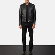 Dettaglio ravvicinato of Band &amp; Zipper Hardware on Men's Adornica Nero Giacca Biker in Pelle da Uomo