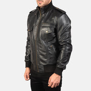 Black Sheepskin Leather Bomber Jacket - Vista posteriore Showing Tailored Shoulder Fit &amp; Clean Hemline