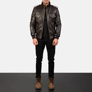 Men's Agent Shadow Marrone Bomber in Pelle da Uomo - Lateral Side Profile View Showing Sleeve Cut &amp; Athletic Taper Fit