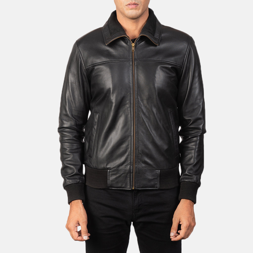 Dettaglio ravvicinato of Rib Knit &amp; Zipper Hardware on Men's Air Rolf Nero Bomber in Pelle da Uomo