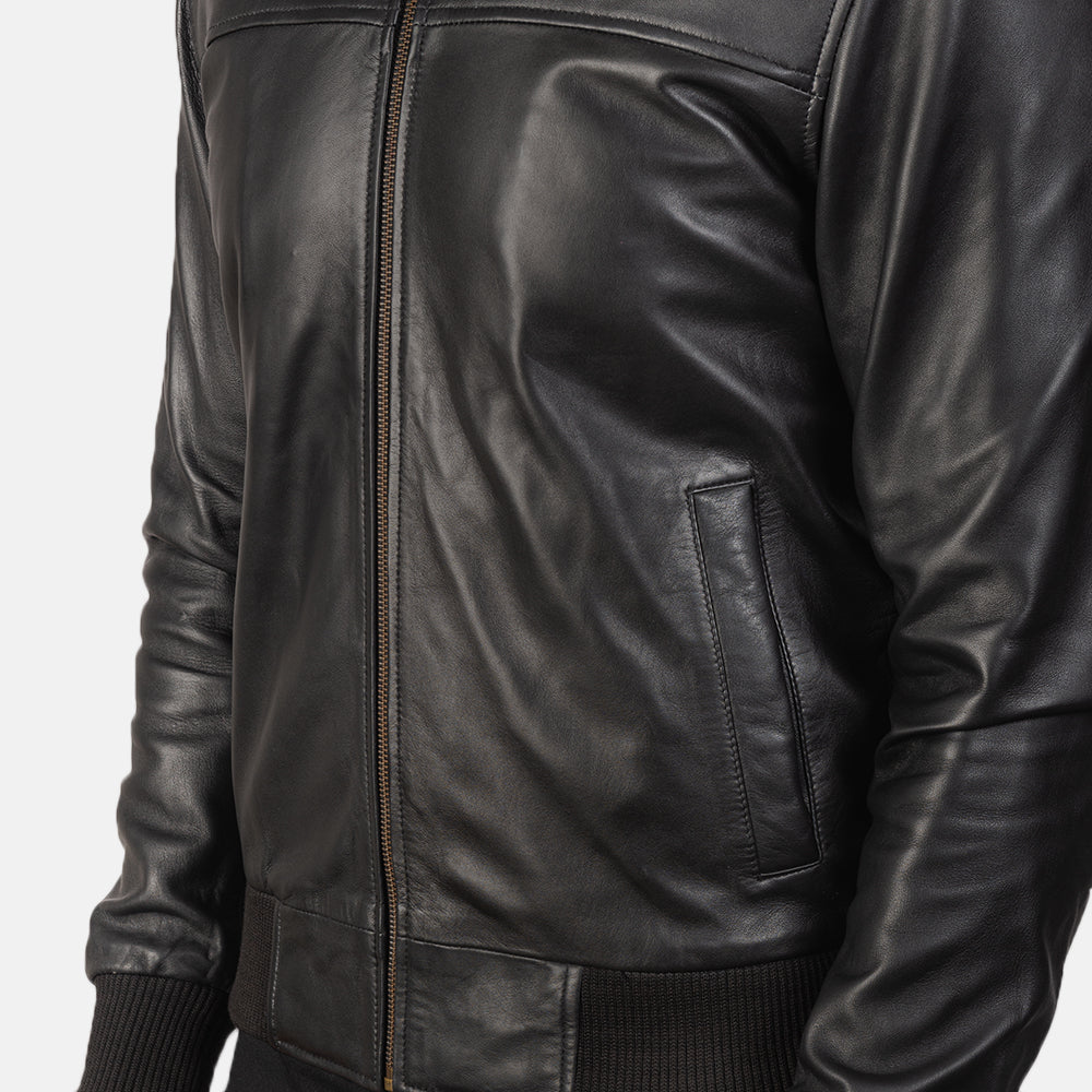 Vista interna Showing Quilted Polyester Lining (Fleece on Collar) &amp; Dual Inside Utility Storage Pockets