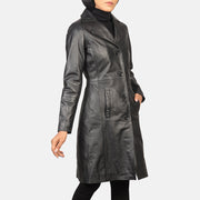 
Dettaglio ravvicinato of Notch & Buttons Hardware on Alexis Nero Single Breasted Cappotto in Pelle da Donna