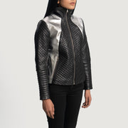 
Black Sheepskin Leather Biker Jacket - Vista posteriore con spalle definite e orlo pulito