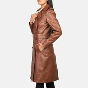Dettaglio ravvicinato of Notch &amp; Buttons Hardware on Women's Alice Marrone Double Breasted Cappotto in Pelle da Donna