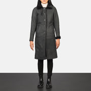 Women's Alina Shearling Nero Cappotto in Pelle da Donna in Distressed Black Sheepskin Leather - Vista frontale e linea su misura | Acquista online