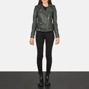 Women's Alison Verde Giacca Biker in Pelle da Donna - Lateral Side Profile View Showing Sleeve Cut &amp; Athletic Taper Fit