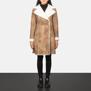 
Amie Distressed Brown Double Breasted Shearling Coat in Distressed Brown Sheepskin Snuffed - Vista frontale e silhouette sartoriale | Acquista online