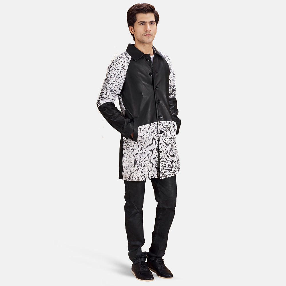 Men's Artistry Nero Dye Cappotto in Pelle da Uomo - Lateral Side Profile View Showing Sleeve Cut &amp; Athletic Taper Fit