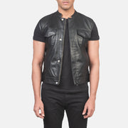
Atlas Moto Nero Gilet in Pelle da Uomo in Black Sheepskin Leather - Vista frontale e silhouette sartoriale | Acquista online
