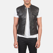 
Atlas Moto Marrone Gilet in Pelle da Uomo in Brown Sheepskin Leather - Vista frontale e silhouette sartoriale | Acquista online