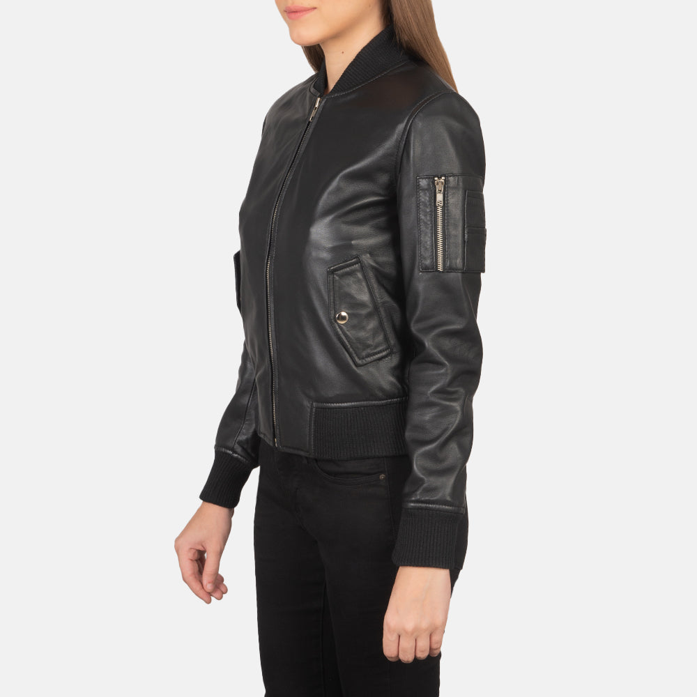 
Black Sheepskin Leather Bomber Jacket - Vista posteriore con spalle definite e orlo pulito