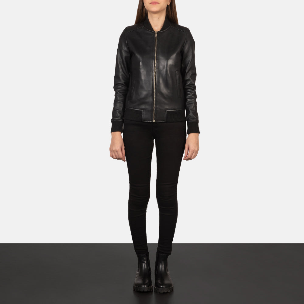 
Bliss Nero Bomber in Pelle da Donna - Vista laterale che mostra il taglio ergonomico delle maniche