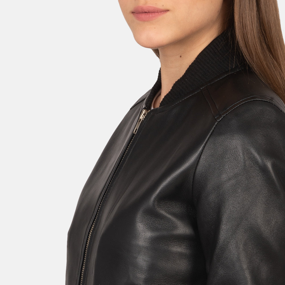 
Vista interna Showing Quilted Polyester Lining & Due tasche interne funzionali
