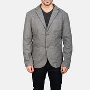 Dettaglio ravvicinato of Notch &amp; Button Hardware on Men's Grey Wool Blazer