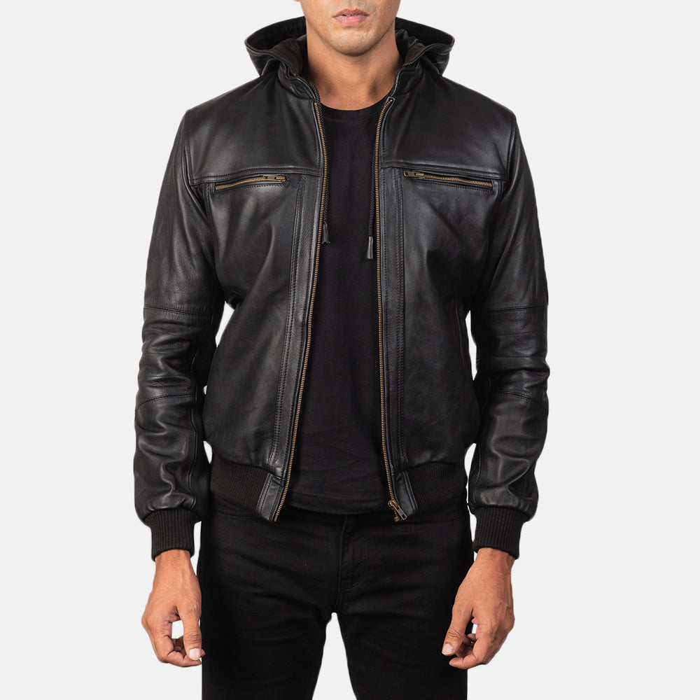 
Bouncer Biz Black Leather Hooded Bomber Jacket in Black Cowhide Leather - Vista frontale e silhouette sartoriale | Acquista online