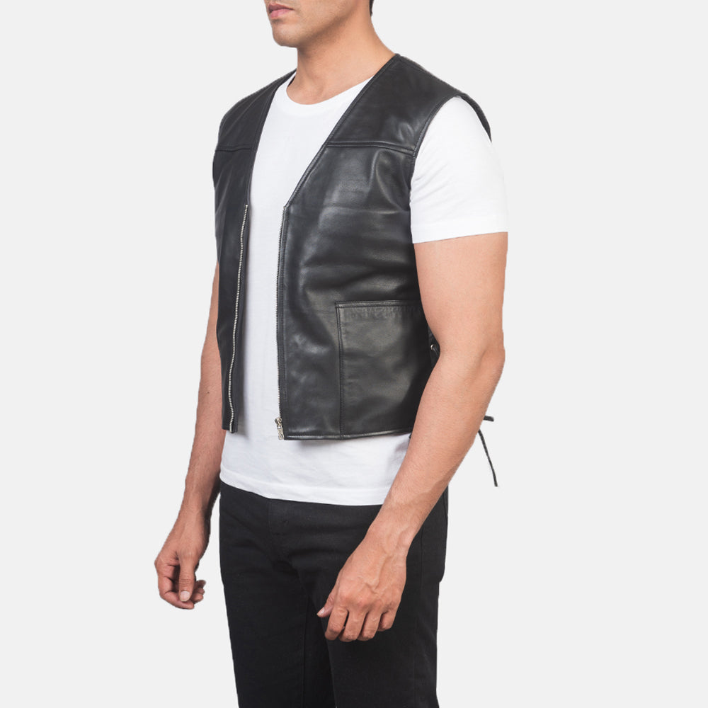 
Black Sheepskin leather Vest - Vista posteriore con spalle definite e orlo pulito