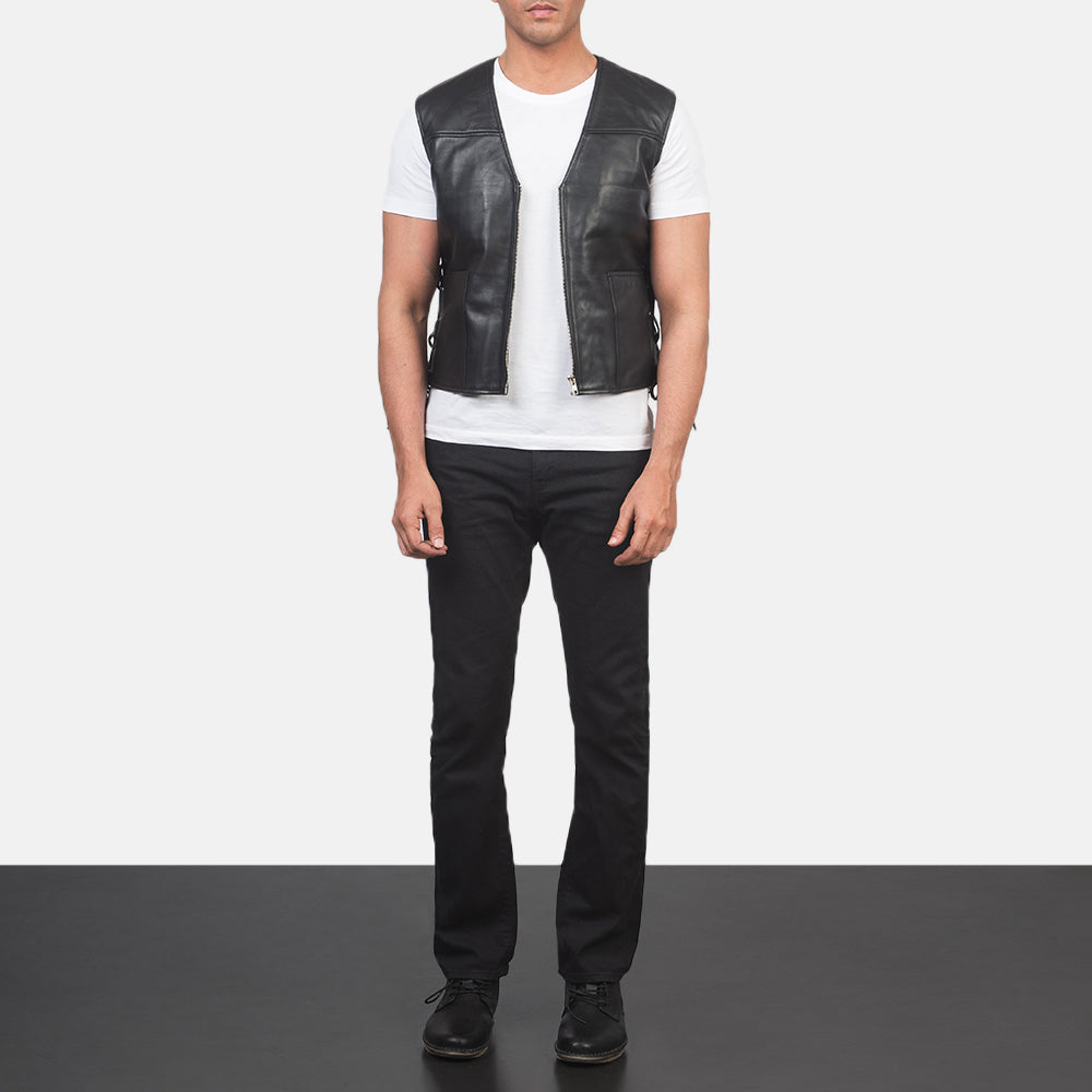 
Brandon Nero Gilet in Pelle da Uomo - Vista laterale che mostra il taglio ergonomico delle maniche