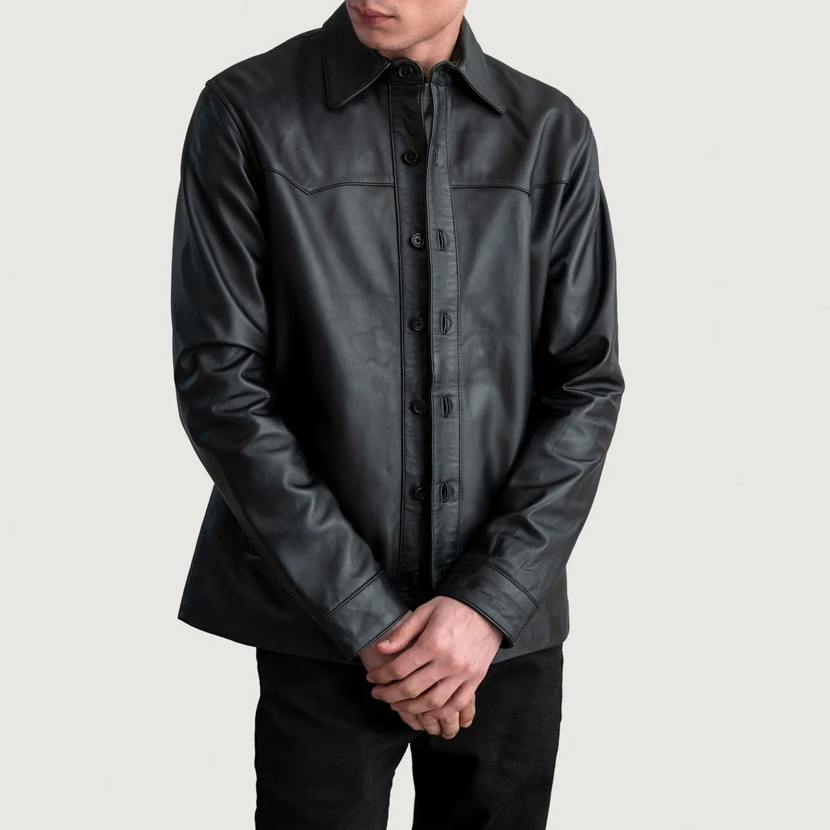 
Bronco Nero Leather Shirt da Uomo in Black Sheepskin Leather - Vista frontale e silhouette sartoriale | Acquista online