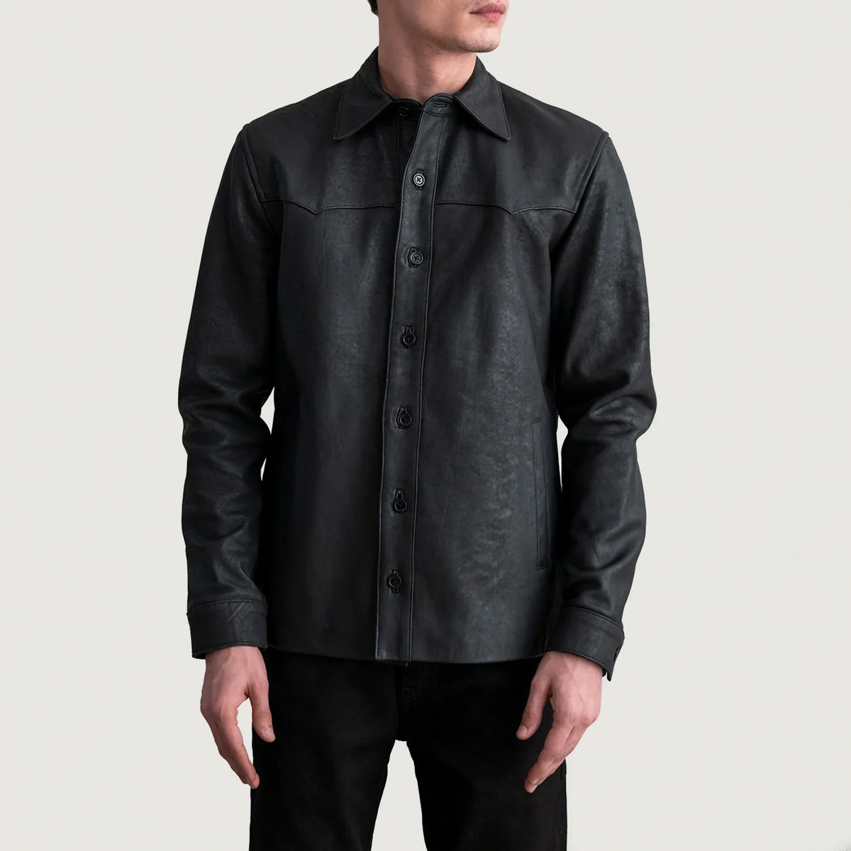 Bronco Tumbled Nero Leather Shirt da Uomo - Lateral Side Profile View Showing Sleeve Cut &amp; Athletic Taper Fit