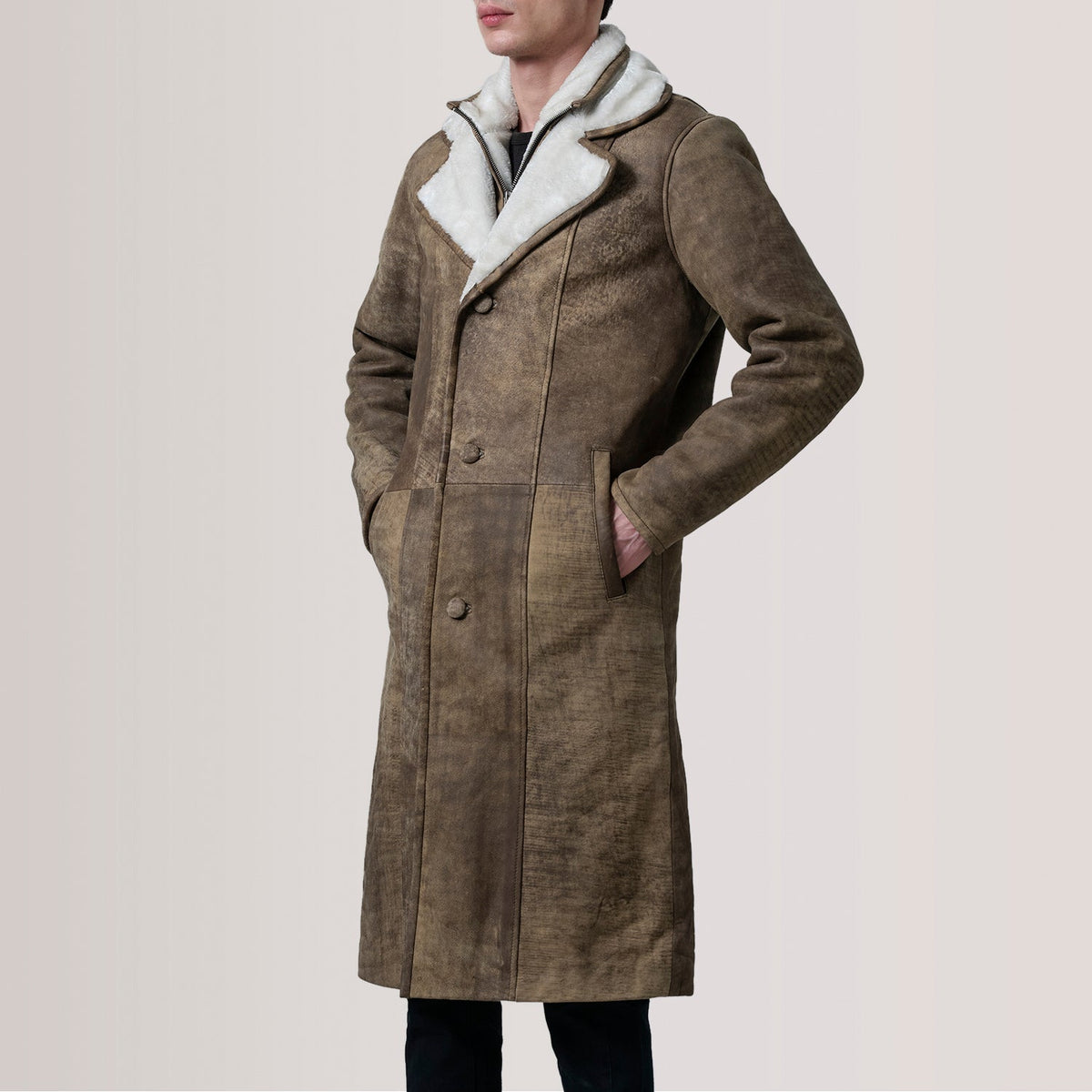 Erica Shearling Cappotto in Pelle da Donna - Vista laterale che mostra il taglio ergonomico delle maniche