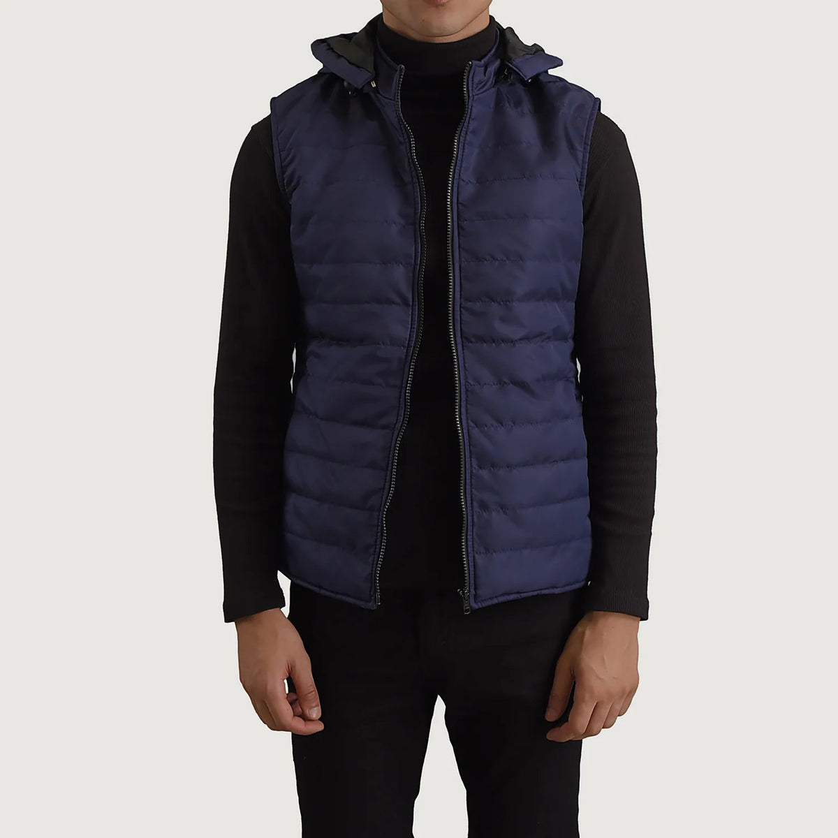 
Carlo Blu Gilet imbottito con cappuccio da Uomo in Blue Full-Grain Leather - Vista frontale e silhouette sartoriale | Acquista online