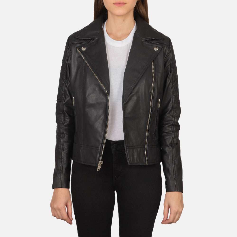 
Carolyn Quilted Black Biker Jacket in Black Goatskin Leather - Vista frontale e silhouette sartoriale | Acquista online