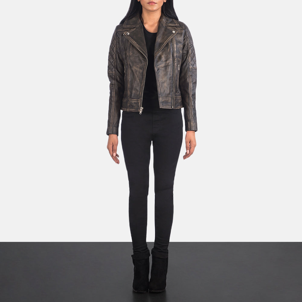 
Carolyn Quilted Distressed Brown Biker Jacket - Vista laterale che mostra il taglio ergonomico delle maniche