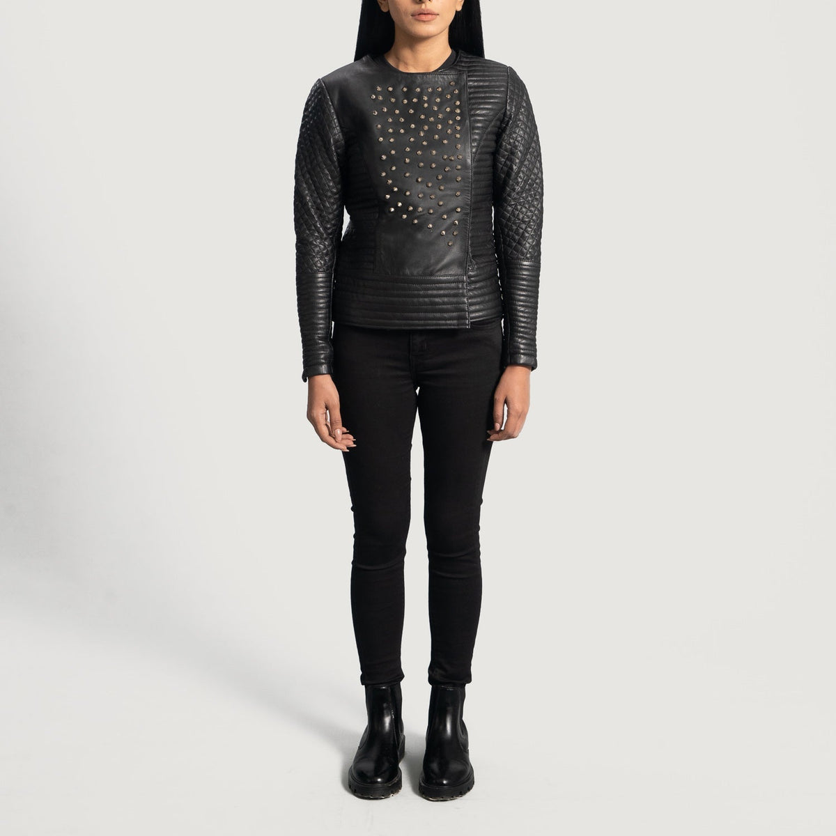 Dettaglio ravvicinato of Classic Collar &amp; Snap Button Hardware on Women's Celeste Studded Nero Giacca in Pelle da Donna