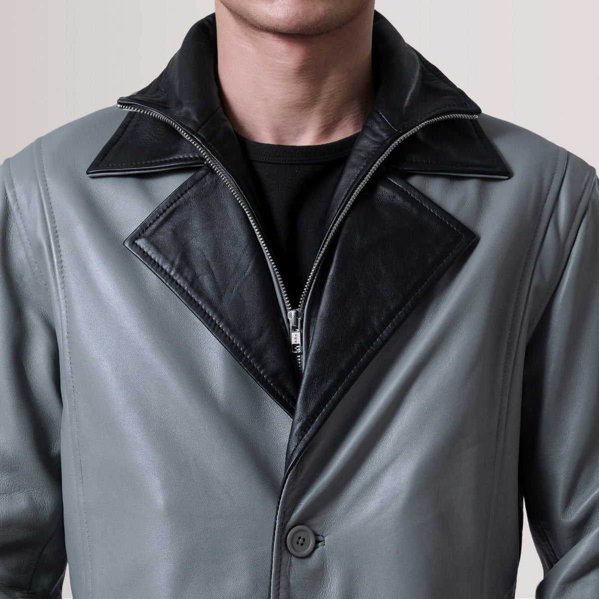 
Vista interna Showing Quilted Polyester Lining & Due tasche interne funzionali