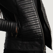 Vista interna Showing Quilted viscose lining &amp; Dual Inside Utility Storage Pockets