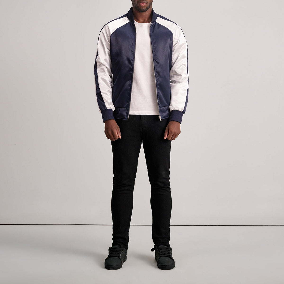Dettaglio ravvicinato of Varsity &amp; Zipper Hardware on Clarke Blu Varsity Giacca in Pelle da Uomo